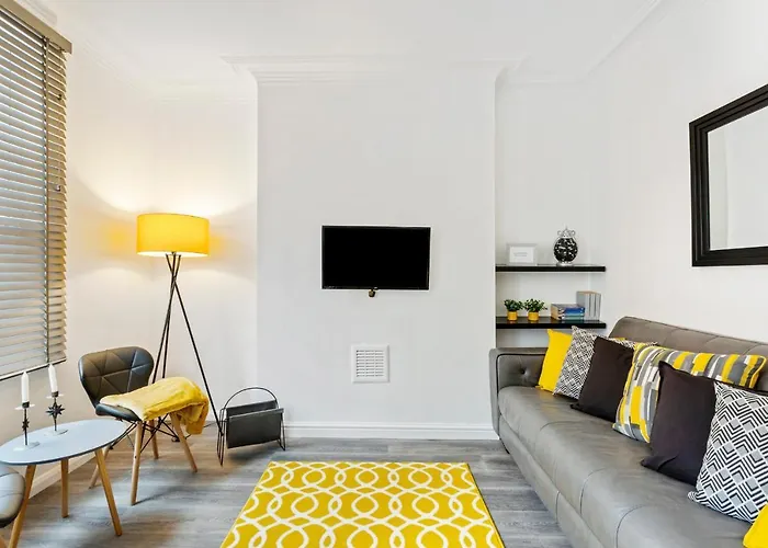 Spacious & Central Entire Home