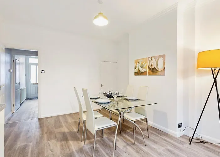 Spacious & Central Entire Home